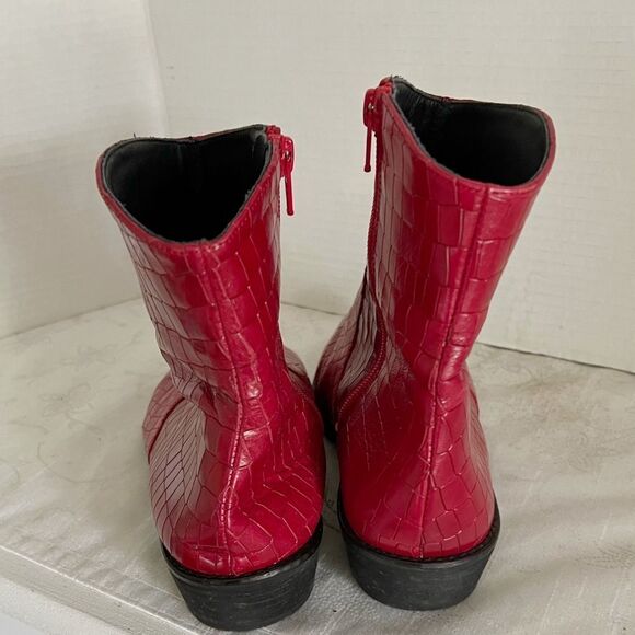 Free People red leather women’s western cowboy boots in size 7.5 US. - Picture 3 of 7